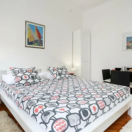 Studio Perina Apartment *